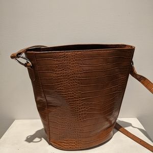 Urban Outfitters crock/bucket bag 🐊